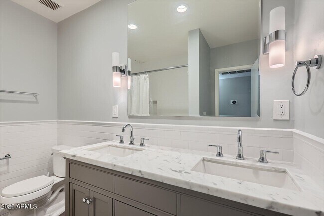 Building Photo - 5420 N 82nd St