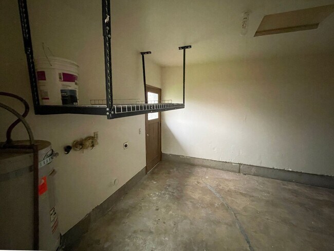 Building Photo - howad01