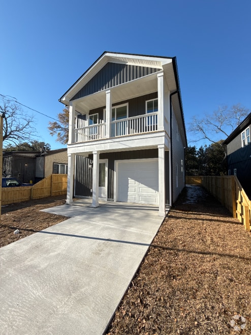 Building Photo - 2020 Riverview Ave