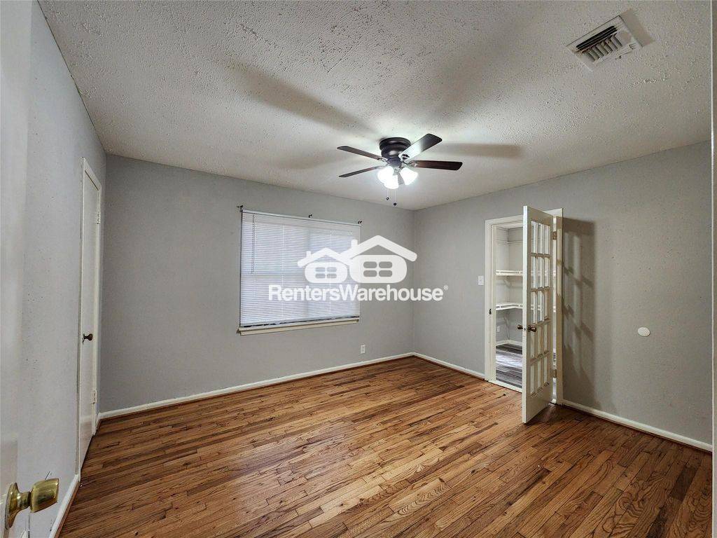 Building Photo - 7937 Oak Knoll Ln