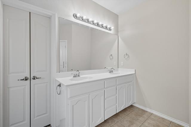 Building Photo - 3828 Confidence Dr