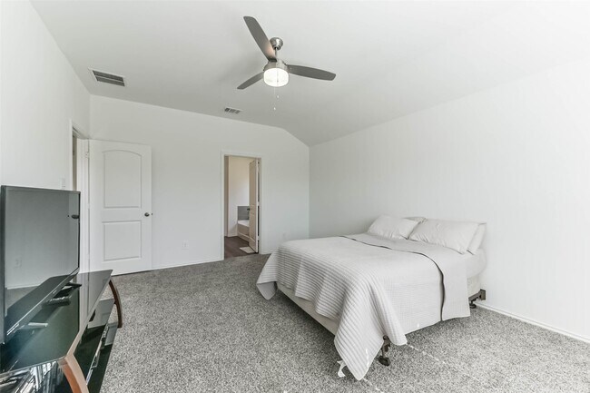 Building Photo - 712 Brazos Trl