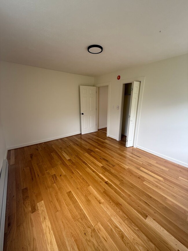 Building Photo - oliv3574