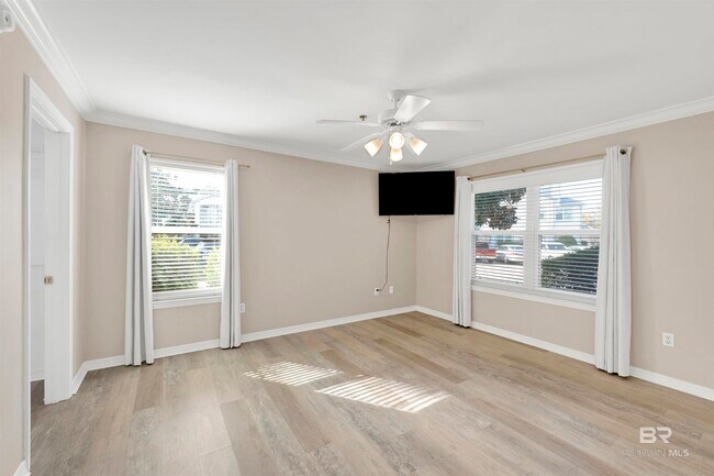 Building Photo - 2200 E 2nd St