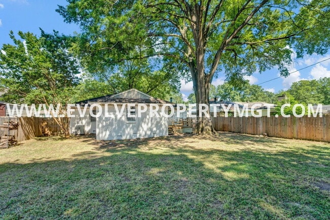 Building Photo - 1257 Whitewater Rd