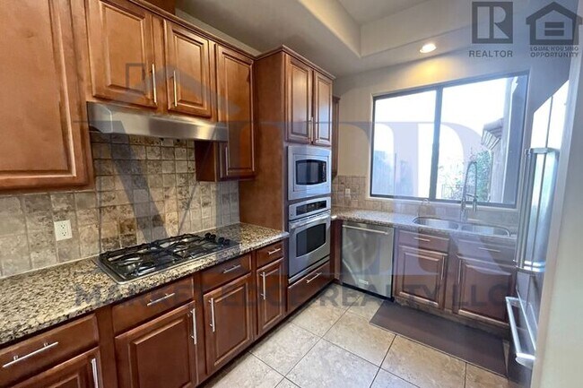 Building Photo - 3Bed/2.5Bath Townhouse w/2 Car Garage in Carefree! $399 MOVE-IN SPECIAL! Move-In Ready on 4/9/2026!