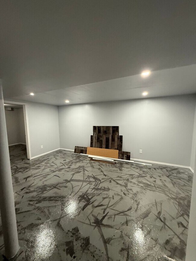 Building Photo - Charming Updated Home with Modern Kitchen ...