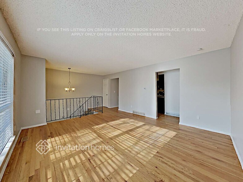 Building Photo - 575 S Moline St