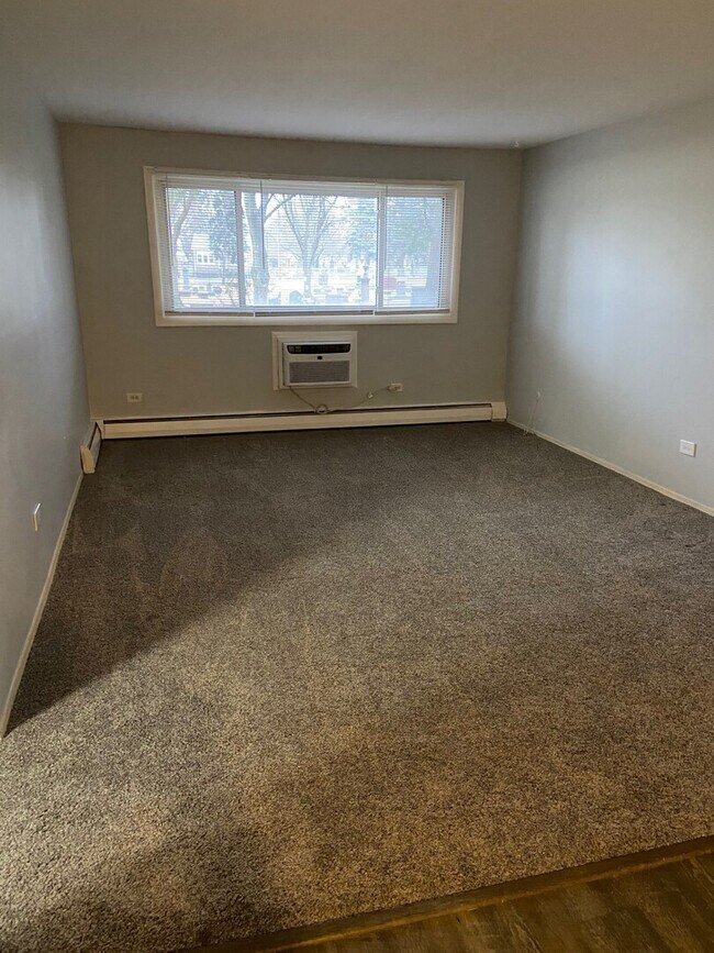 Building Photo - 8541 Lotus Ave