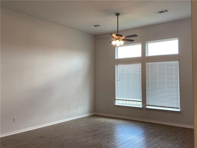 Building Photo - 481 Leadtree Loop