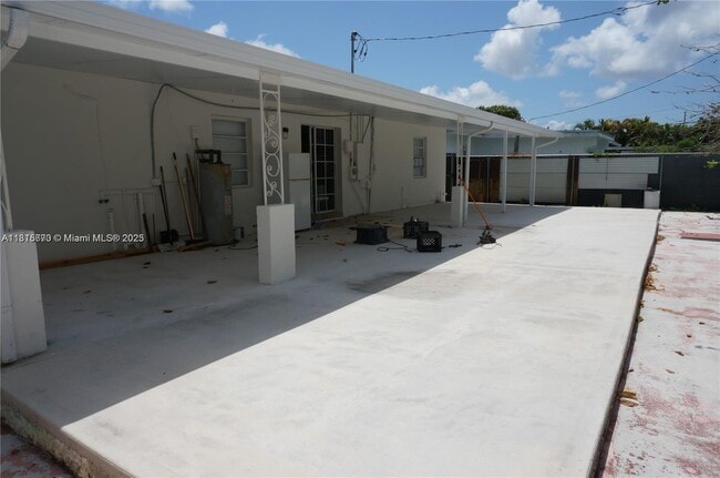 Building Photo - 300 SW 52nd Ave