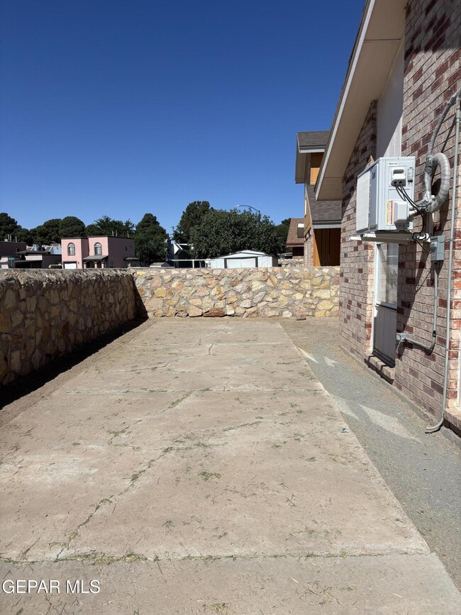 Building Photo - 9128 Lacebark Elm Dr