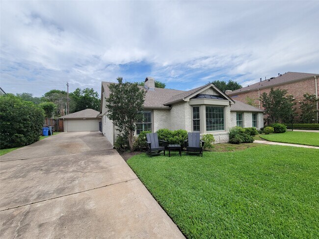 Building Photo - 6130 Valley Forge Dr