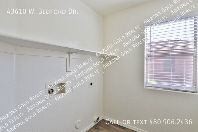 Building Photo - 43610 Bedford Dr