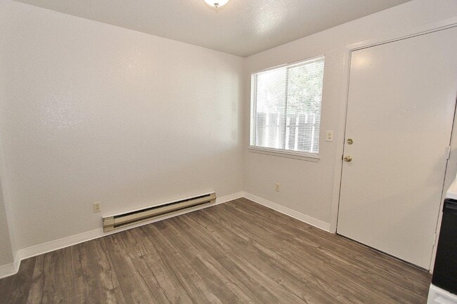 Building Photo - 86 N Raymond St