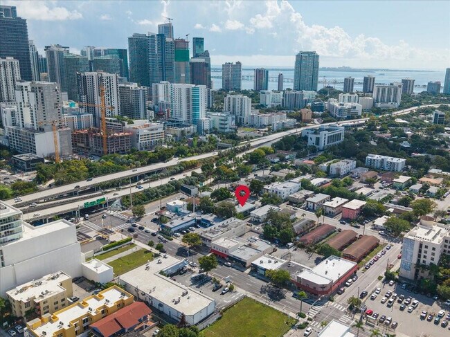 Building Photo - 421 SW 9th St