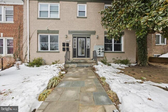 Building Photo - 1363 Childress St NE