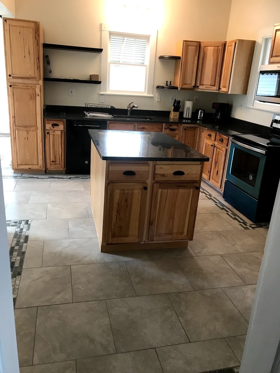 Kitchen and dining area with new tile flooring - 526 Monroe St