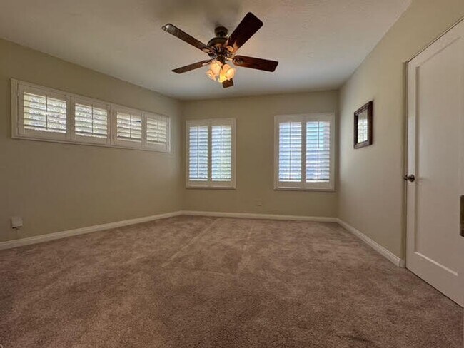 Building Photo - 714 Ocean View