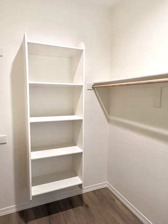 Primary Suite Walk In Closet - 5026 E Retreat Cir