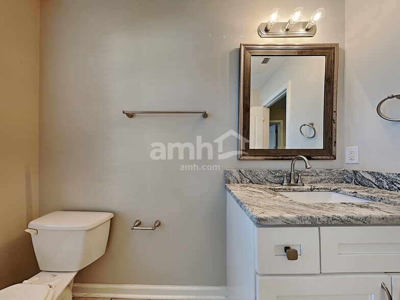 Building Photo - 4983 Old Towne Village Cir