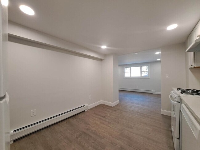 Building Photo - 6304 Liebig Ave