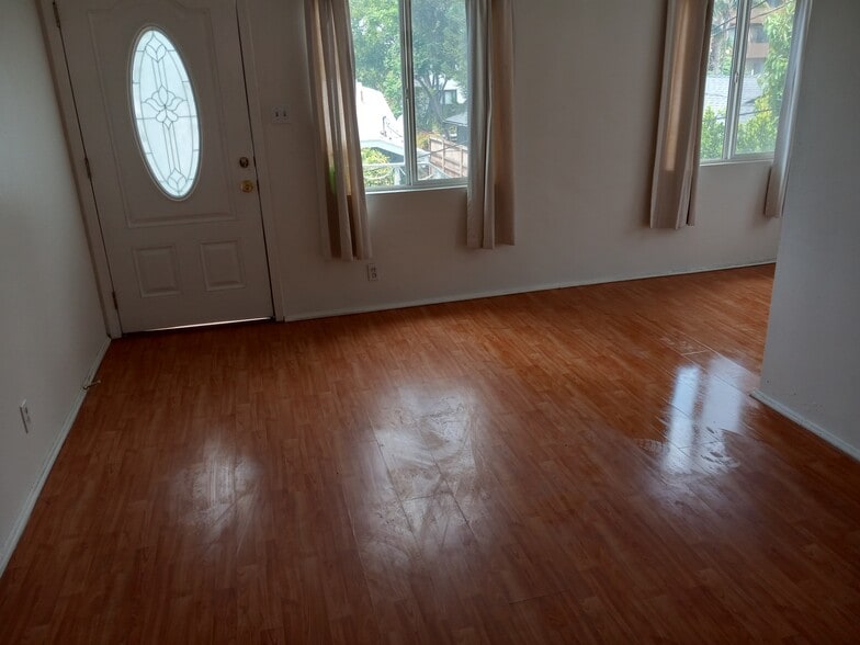 Building Photo - 630 Westbourne Dr