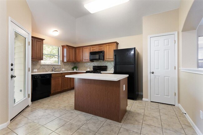 Building Photo - 4423 Meadowside Ln