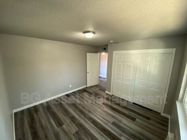 Building Photo - 2417 Northrop Ave