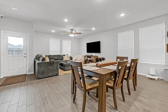 Building Photo - 24715 Oakheath Arbor Ln