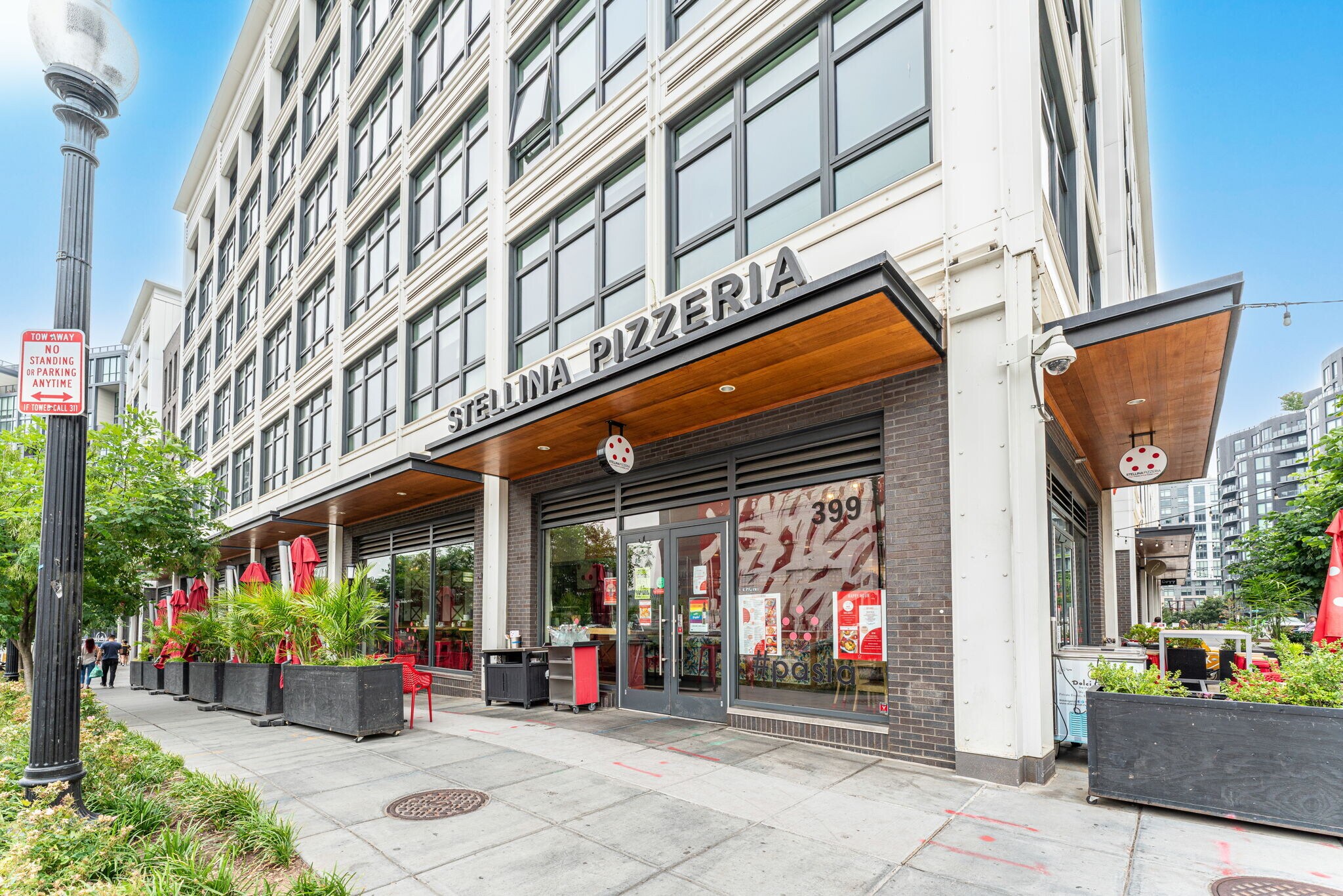 Stellina Pizzeria nearby! - 602 14th Pl NE