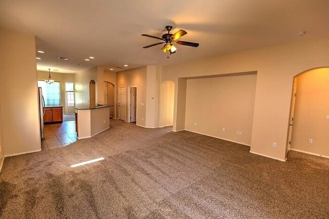 Building Photo - House For Rent