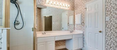 Building Photo - 452 Richmond St