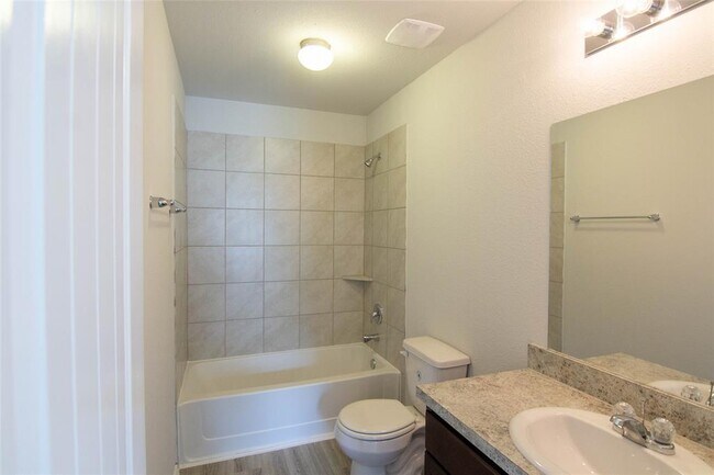 Building Photo - 412 Brushback Dr