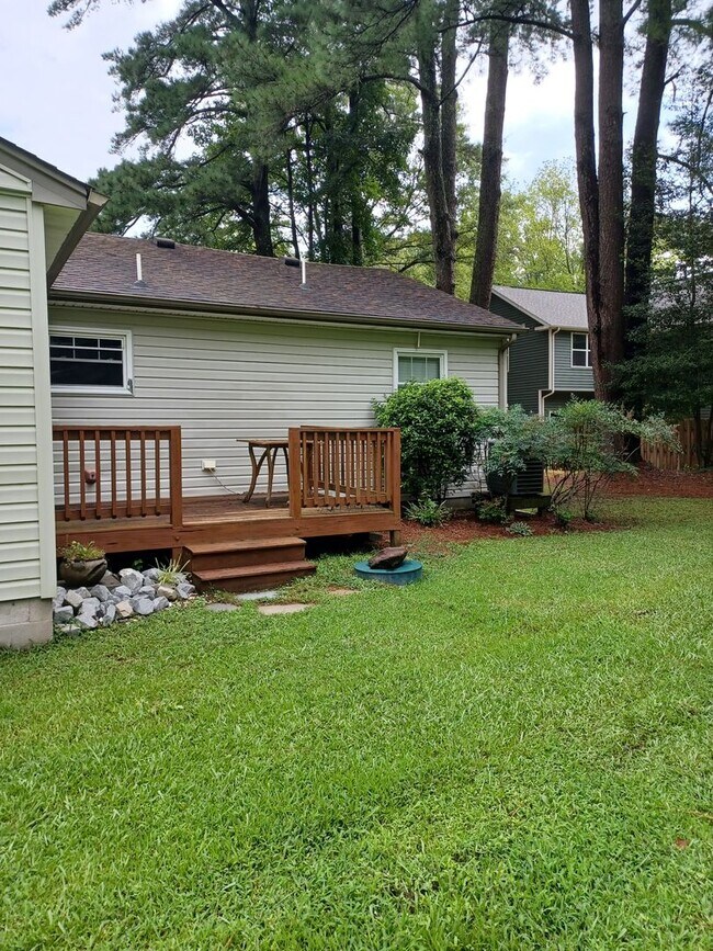 Building Photo - 4729 Charlton Dr