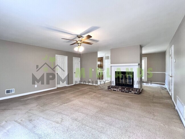 Building Photo - 113 Lake Shire Dr