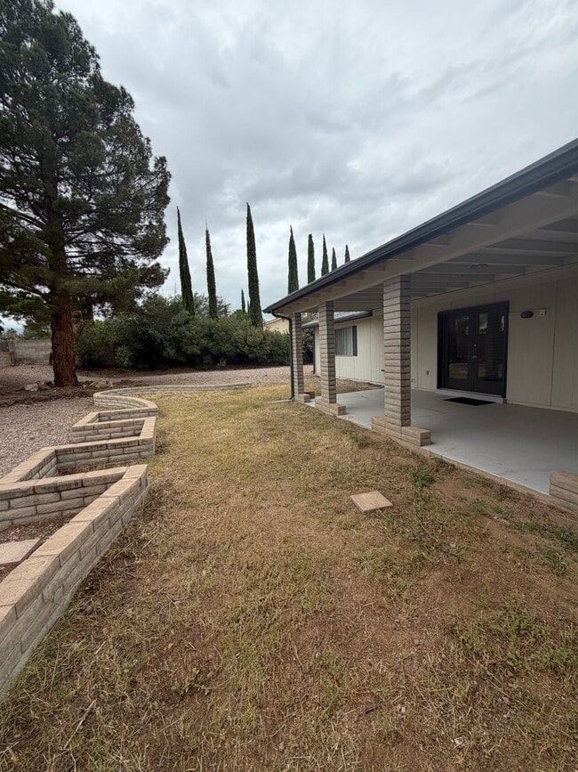 Building Photo - 1118 E Katherine Dr