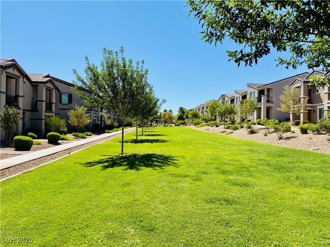 Building Photo - 460 Ylang Pl