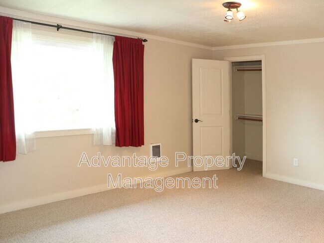 Building Photo - 1250 NW 23rd St