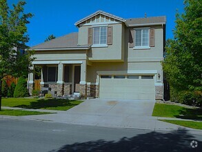 Building Photo - Gorgeous Golden Valley aHome