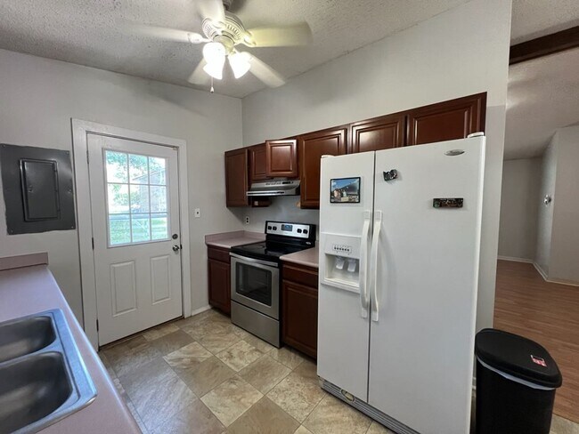 Building Photo - Cozy 3 Bedroom, 1.5 Bath Home in Brynn Marr