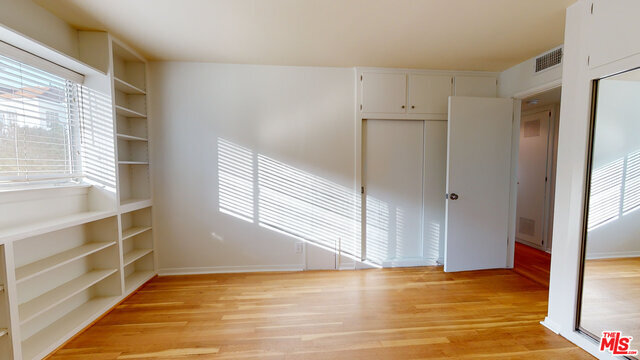 Building Photo - 111 Marguerita Ave