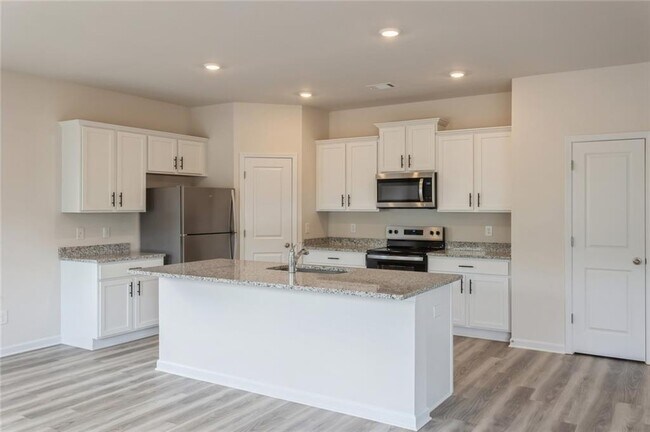 Building Photo - 608 Mackenzie Cv