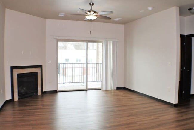 Building Photo - $1,635| 2 Bedroom, 2 Bathroom 1st Floor Condo | Pet Friendly* | Available for August 1st, 2026 Mo...