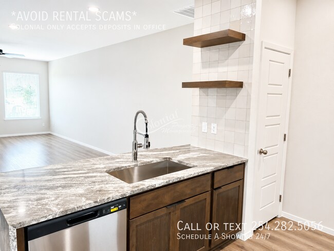 Building Photo - 1607 Crooked River