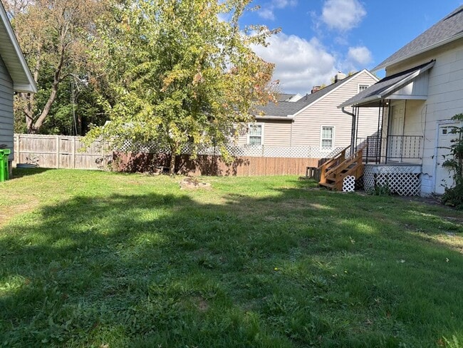 Building Photo - Three bedroom two bathroom home for rent