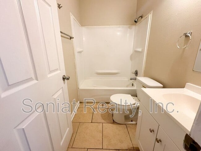 Building Photo - 1211 S Clark St