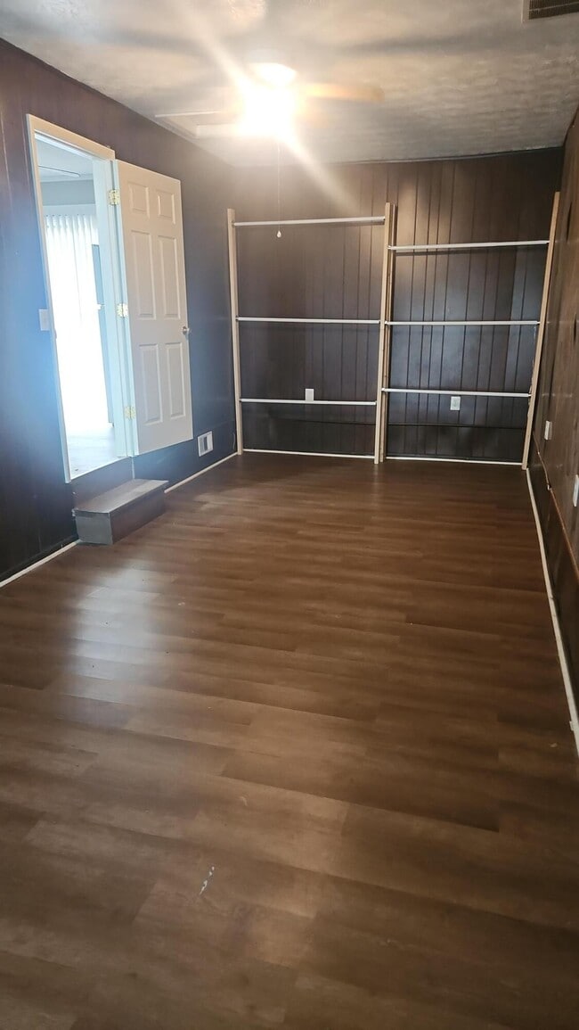 Building Photo - 1208 Venetian Cir