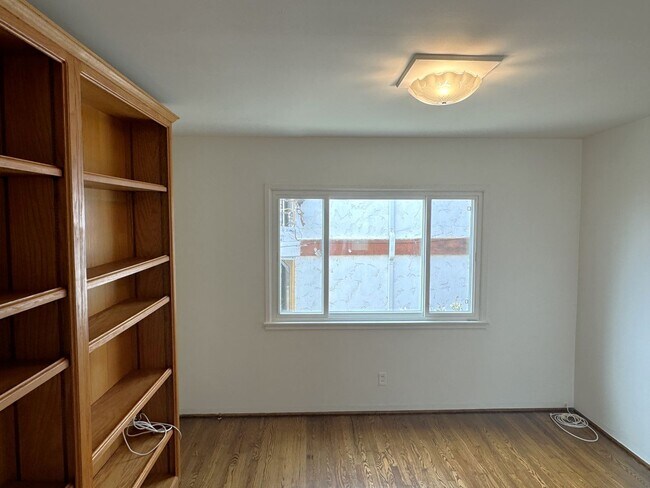 Building Photo - EXPANSIVE OCEAN VIEW from 2 balconies, VALUE Price in PDR