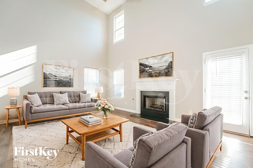 Building Photo - 5435 Yellow Pine Dr